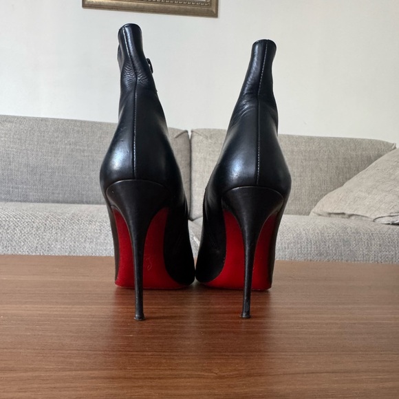 Christian Louboutin Shoes - Christian Louboutin Black Leather Stiletto Pumps with Iconic Red Soles